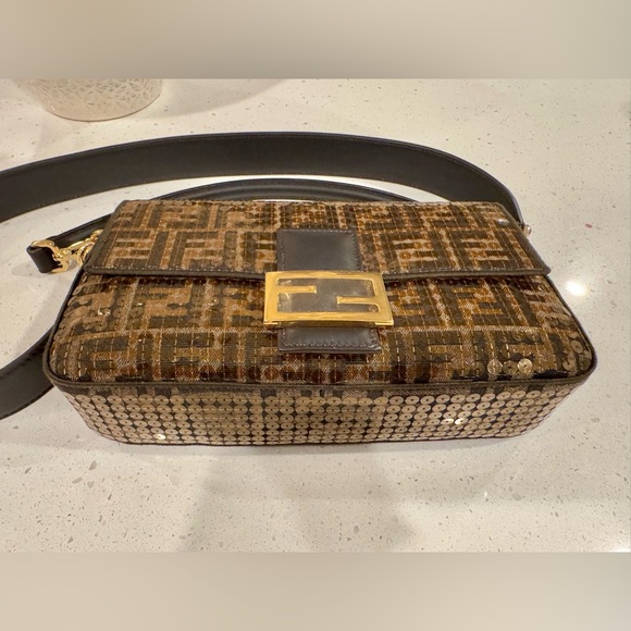 FENDI Baguette Medium with sequins - Picture 7 of 7